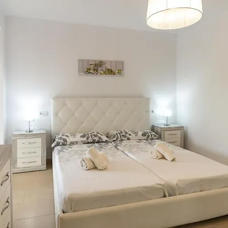 Modern 2 Bedroom 100 M From The Javea