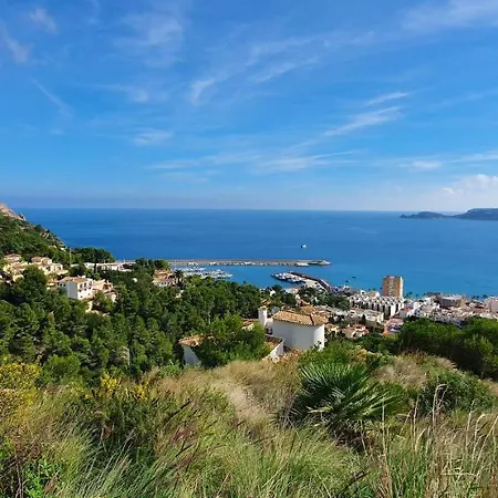 Apartment Modern 2 Bedroom 100 M From The