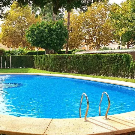 Modern 2 Bedroom 100 M From The Apartment