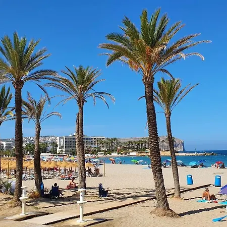 Apartment Modern 2 Bedroom 100 M From The